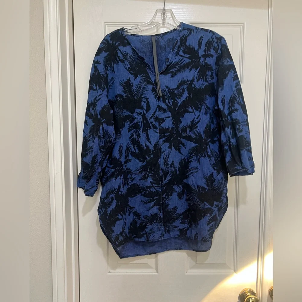 ATTACHMENT by Kazuyuki‎ Kumagai Linen Cotton Hawaiian Floral Blouse top. Medium